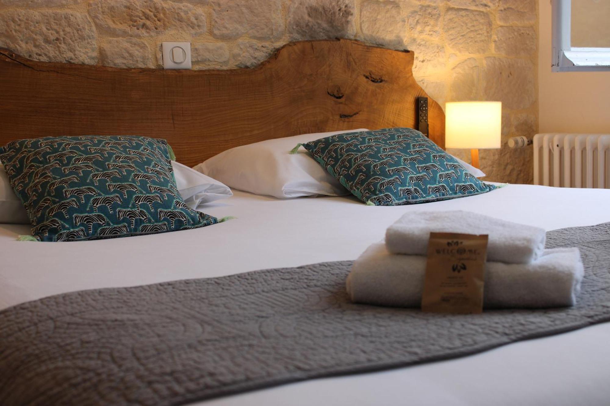 Hotel Restaurant Des Grottes Du Pech Merle Cabrerets Room photo