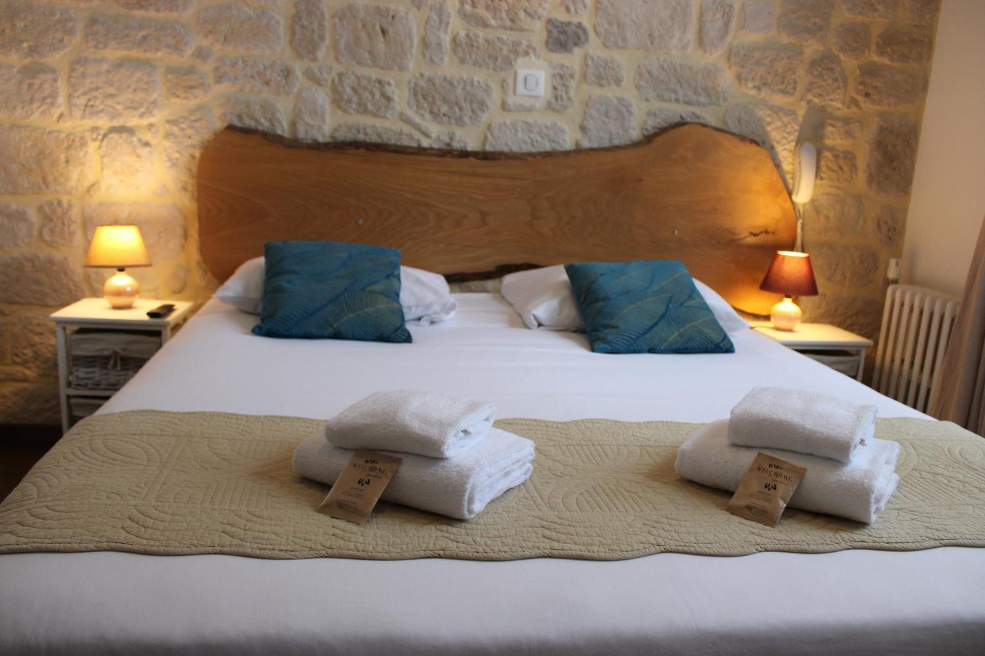 Hotel Restaurant Des Grottes Du Pech Merle Cabrerets Room photo